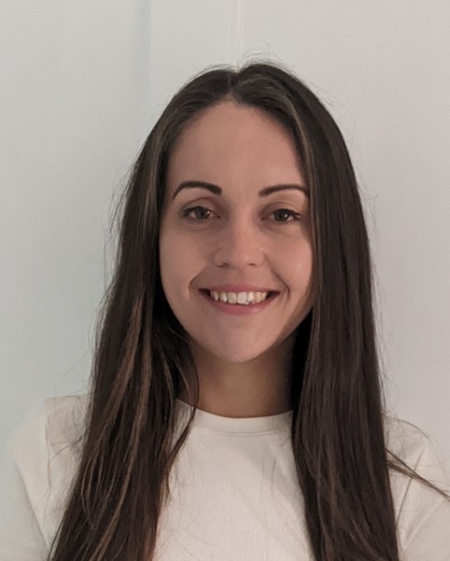 A headshot of Dr Laura Wray